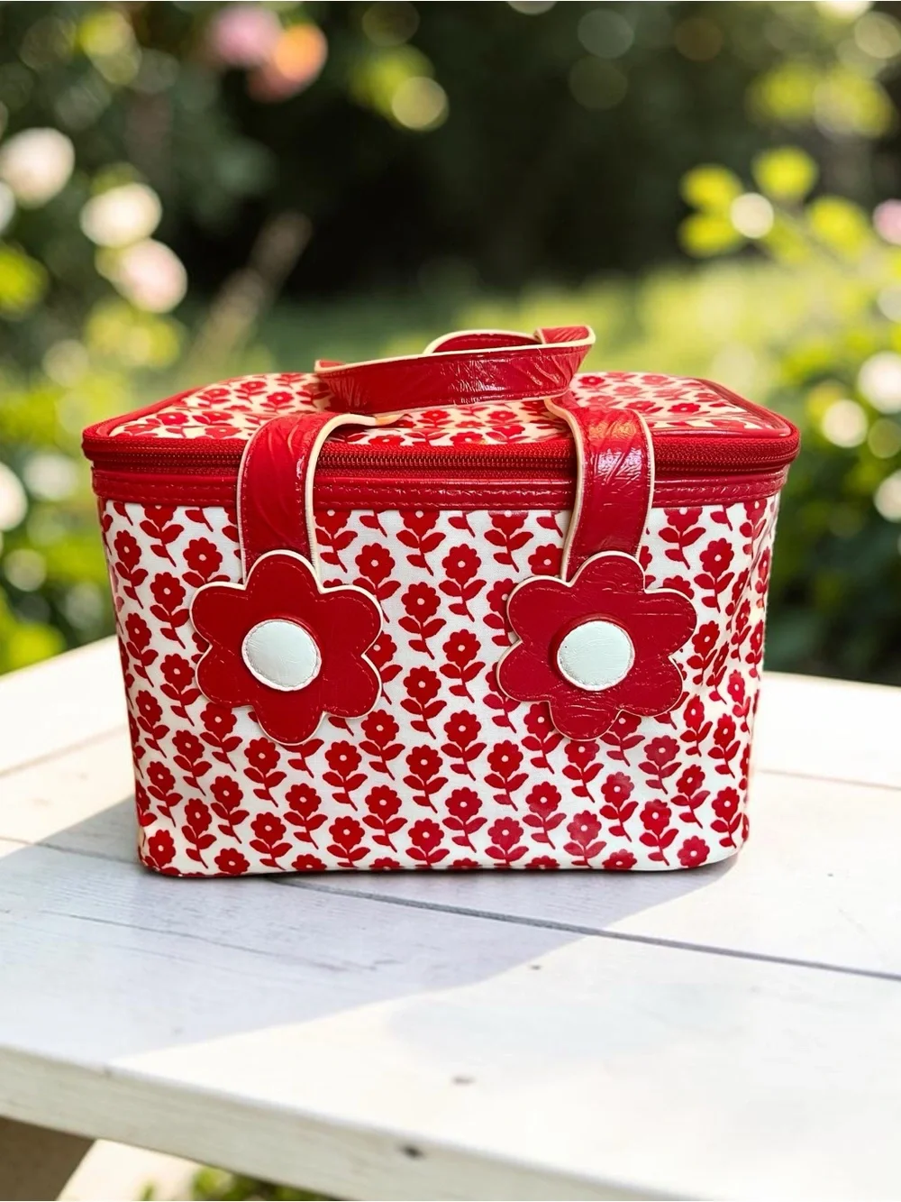 Vera Bradley Vintage-Inspired “Twirly Birds Pink” Floral Lunch or Cosmetics Case - Picture 1 of 12